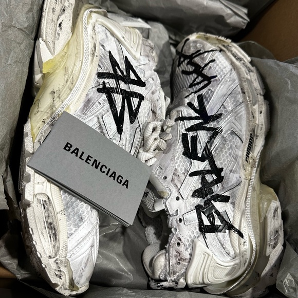 Balenciaga graffiti line brand new - Picture 1 of 2